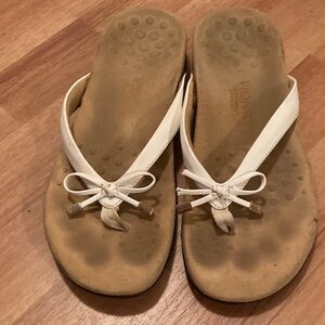 Vionic Women's White Sandals